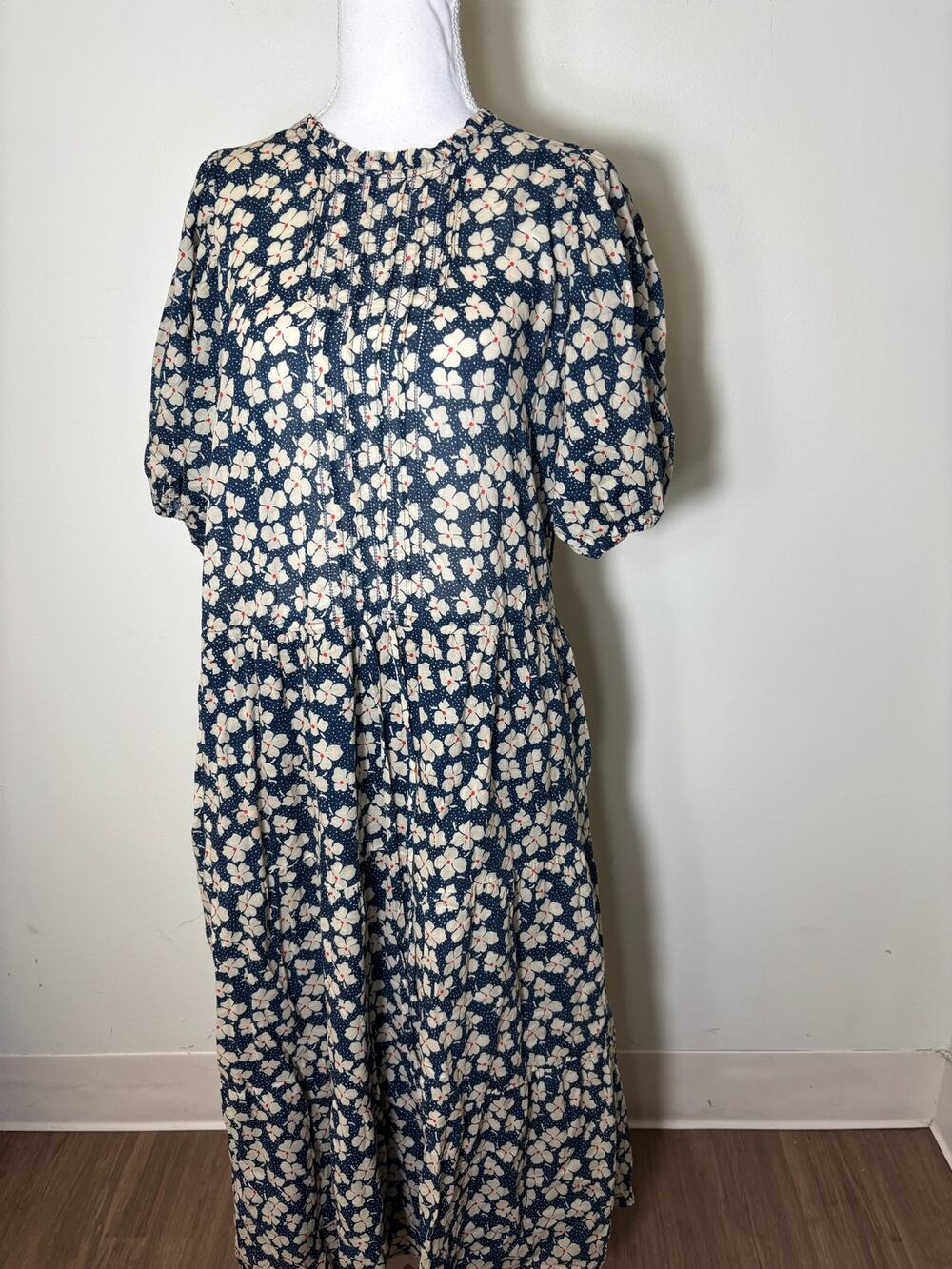 Travota Blue and Cream Floral Puff Sleeve Maxi Dress Sz M